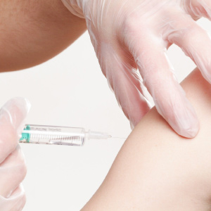vaccination-2722937_1920